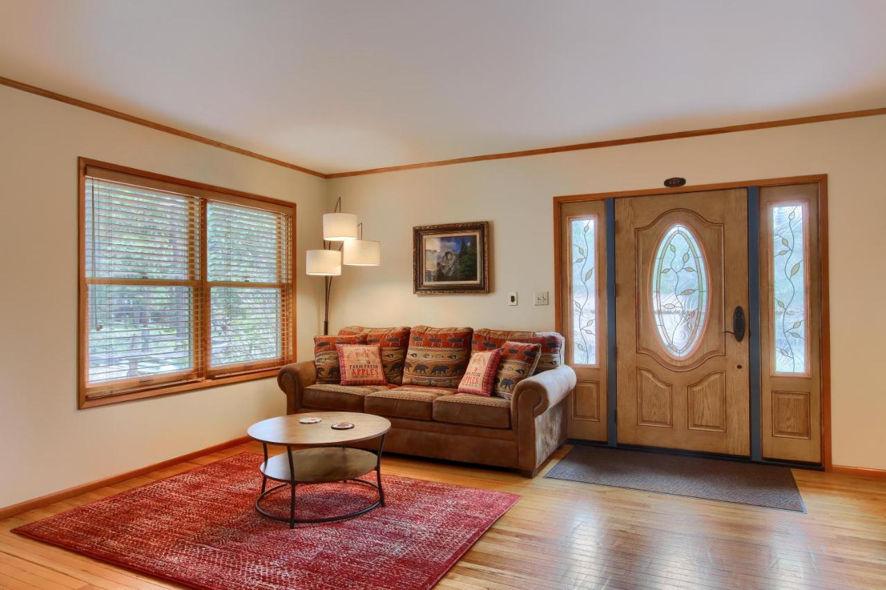 Apple Tree Bear House Villa Yosemite West Exterior photo